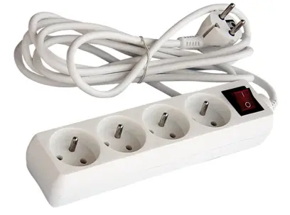 Přívod prodlužovací čtyřzásuvka s vypínačem 3m