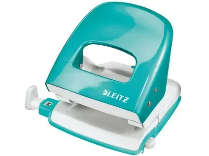 Děrovačka na 30 listů 5008 Leitz Wow tyrkysová