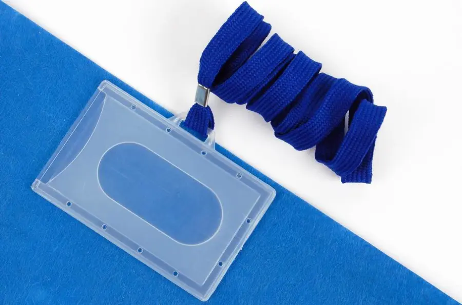 Jmenovka se šňůrkou 50 ks