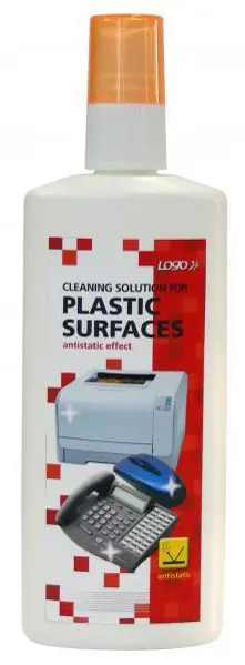 Čisticí sprej na plasty