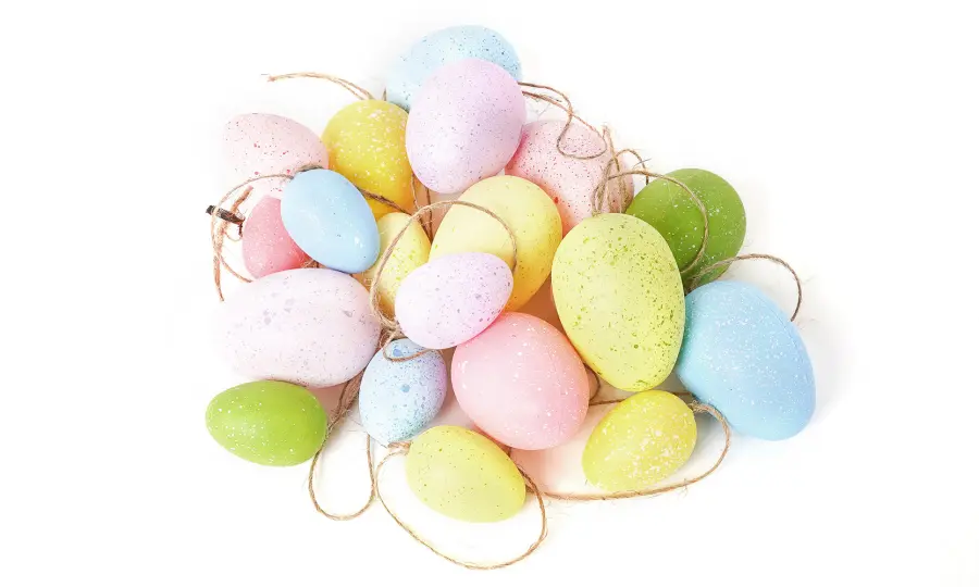 Vajíčka se šňůrkou 20 ks light spots