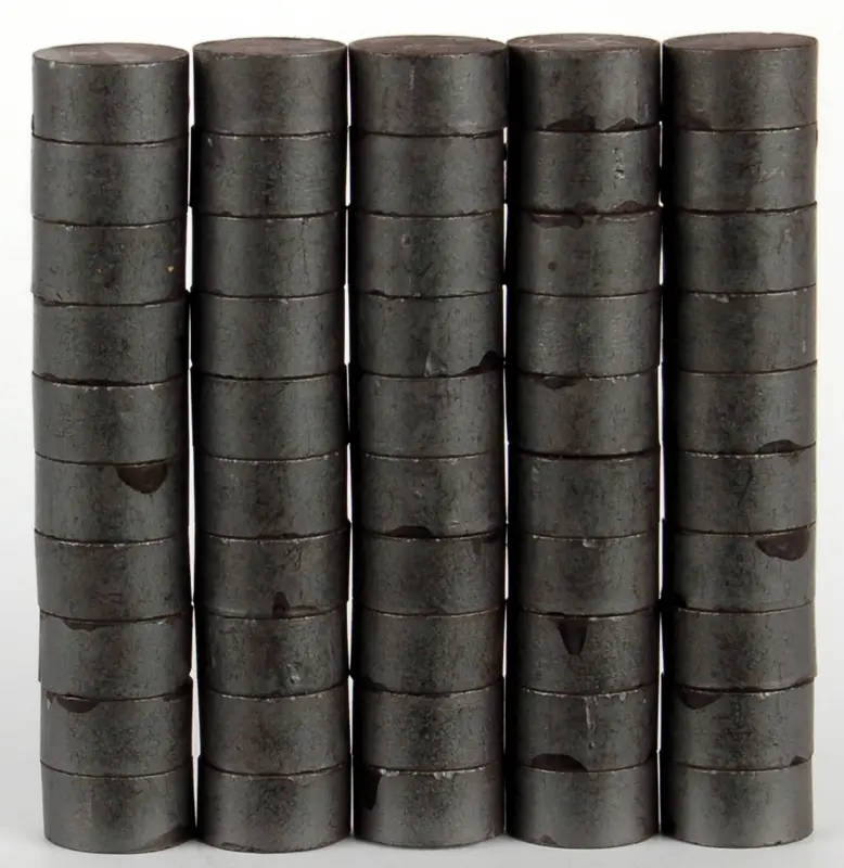 Magnety 10 mm 50 ks černé