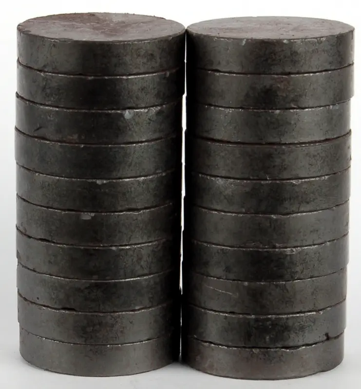 Magnety 25 mm 20 ks černé