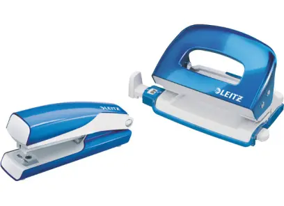 Sešívačka a děrovačka mini Leitz Wow modrá