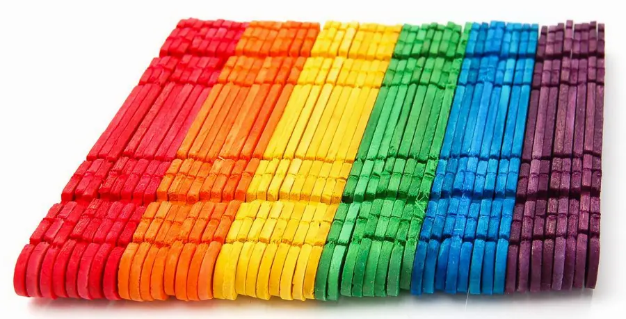 Dřívka dekorační Color s výřezy DP