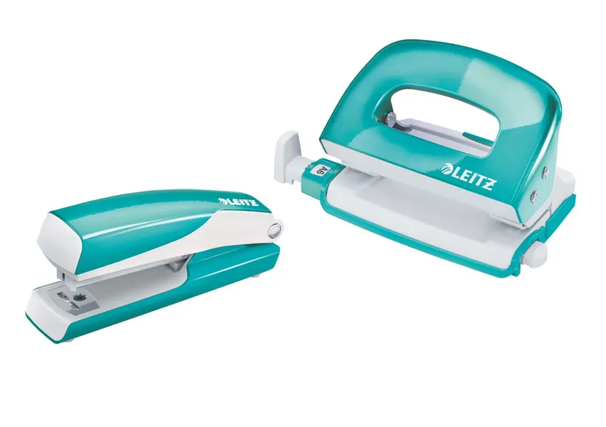 Sešívačka a děrovačka mini Leitz Wow tyrkysová