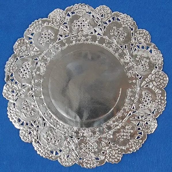 Krajka kulatá 11 cm stříbrná