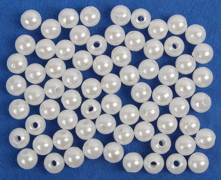 Korálky 8 mm bílé