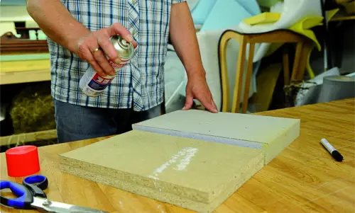 Lepidlo sprejové Tesa extra silné 500ml